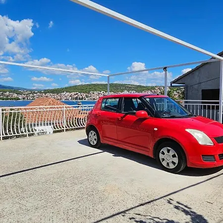 Vikendica Spacious Lush Garden Private Access To - Sherene