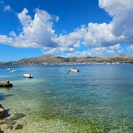 Spacious Lush Garden Private Access To - Sherene *