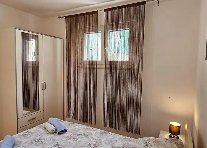 Spacious Lush Garden Private Access To - Sherene بيت للعطل تروغير