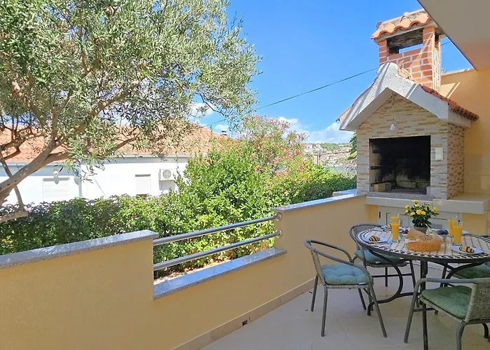 Spacious Lush Garden Private Access To - Sherene بيت للعطل