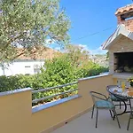 Spacious Lush Garden Private Access To - Sherene Holiday home