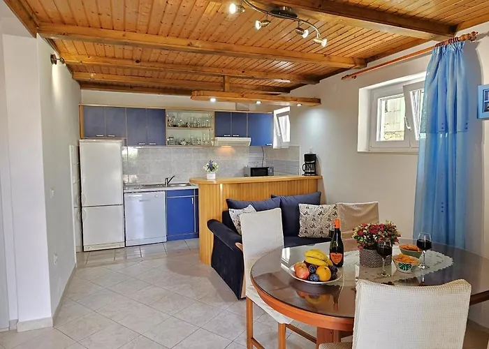 度假居 Spacious Lush Garden Private Access To - Sherene 特罗吉尔