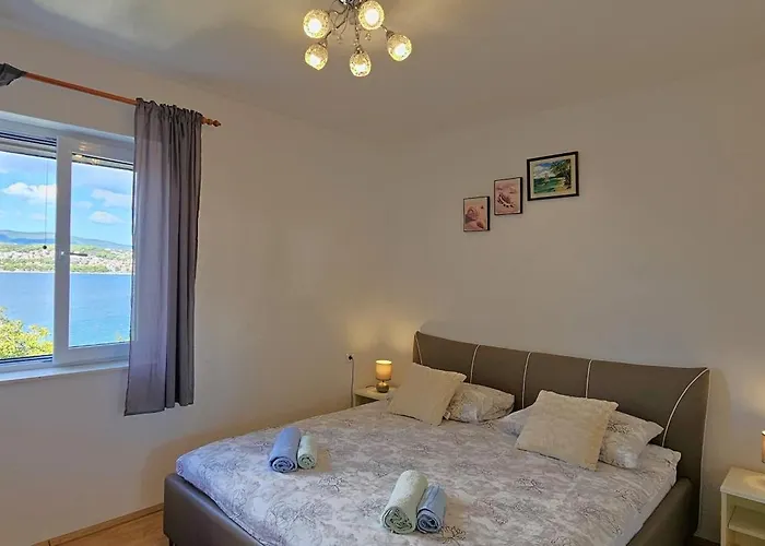 Spacious Lush Garden Private Access To - Sherene