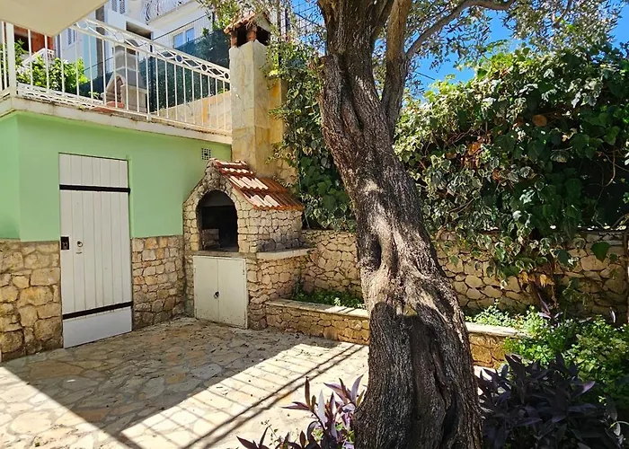 Spacious Lush Garden Private Access To - Sherene Nyaraló *