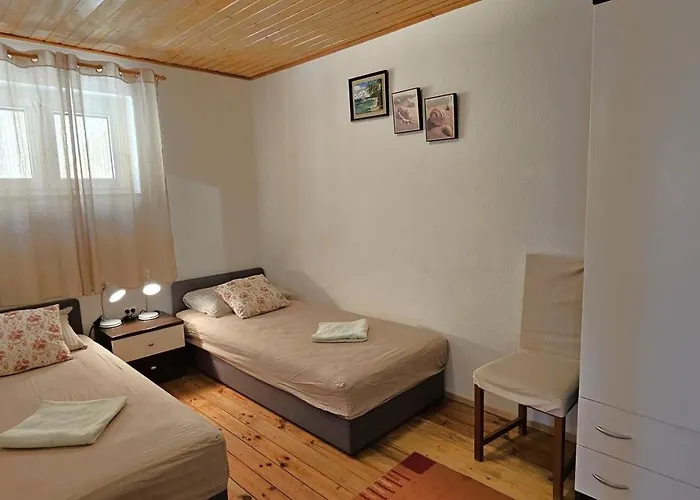 Spacious Lush Garden Private Access To - Sherene 度假居