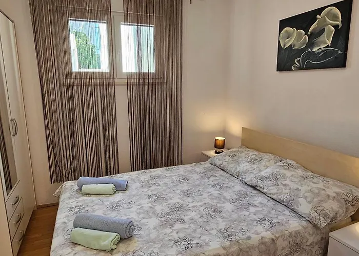 Spacious Lush Garden Private Access To - Sherene Nyaraló *